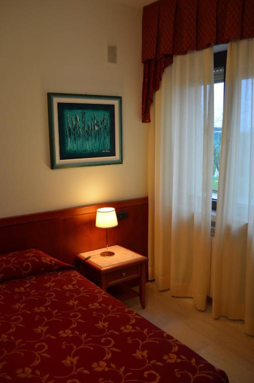 Hotel Olioso Peschiera del Garda Bilik gambar