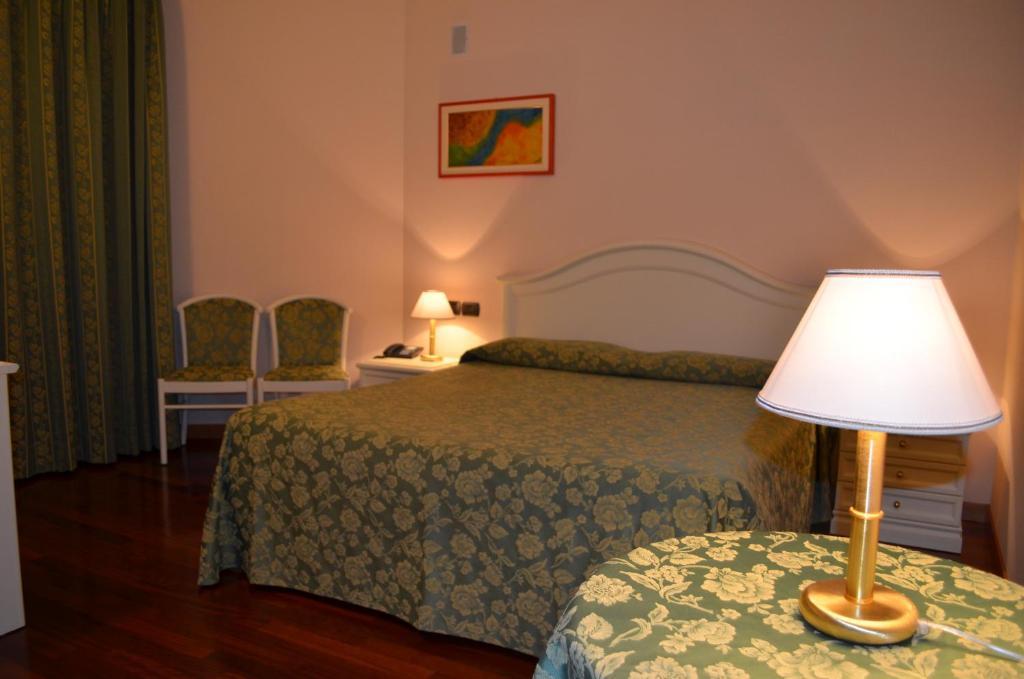 Hotel Olioso Peschiera del Garda Bilik gambar