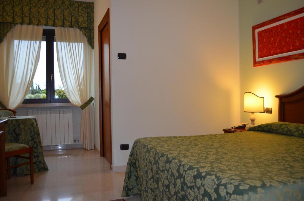 Hotel Olioso Peschiera del Garda Bilik gambar