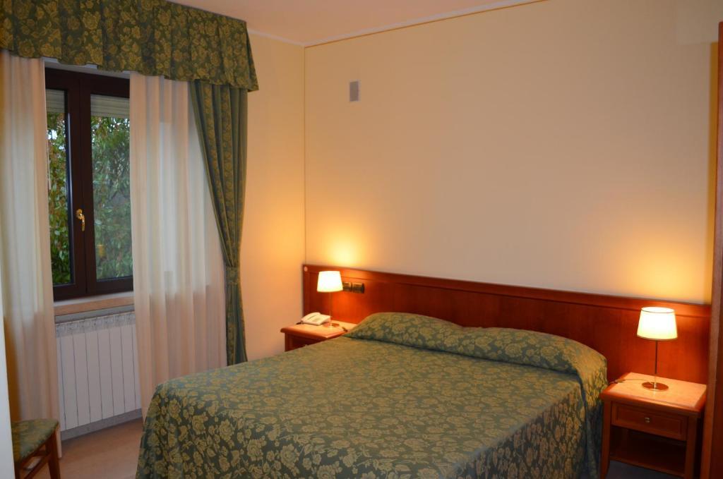 Hotel Olioso Peschiera del Garda Luaran gambar