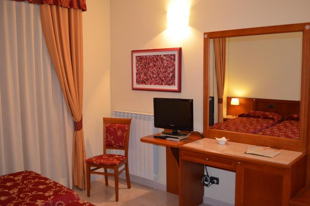 Hotel Olioso Peschiera del Garda Bilik gambar