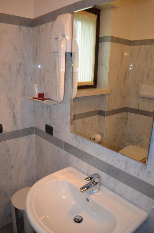 Hotel Olioso Peschiera del Garda Luaran gambar
