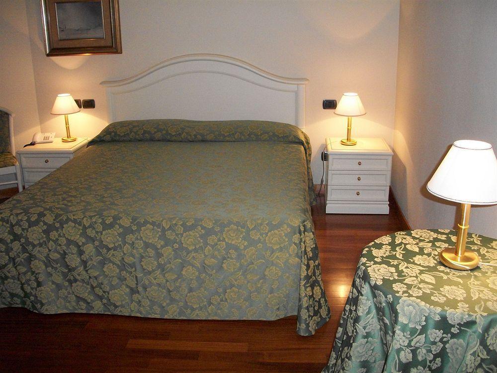 Hotel Olioso Peschiera del Garda Luaran gambar