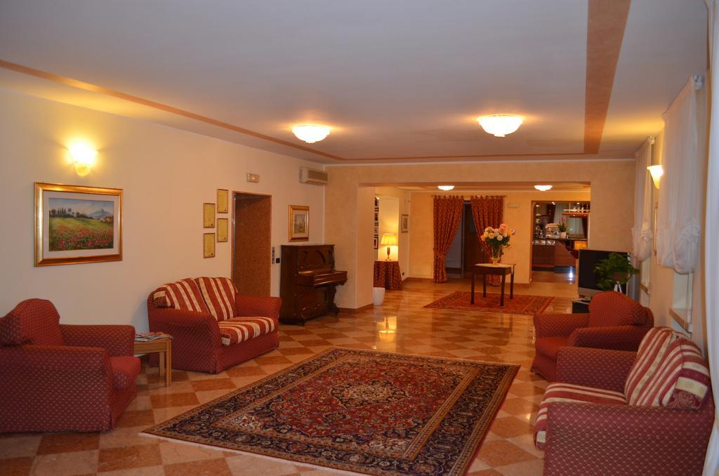 Hotel Olioso Peschiera del Garda Luaran gambar