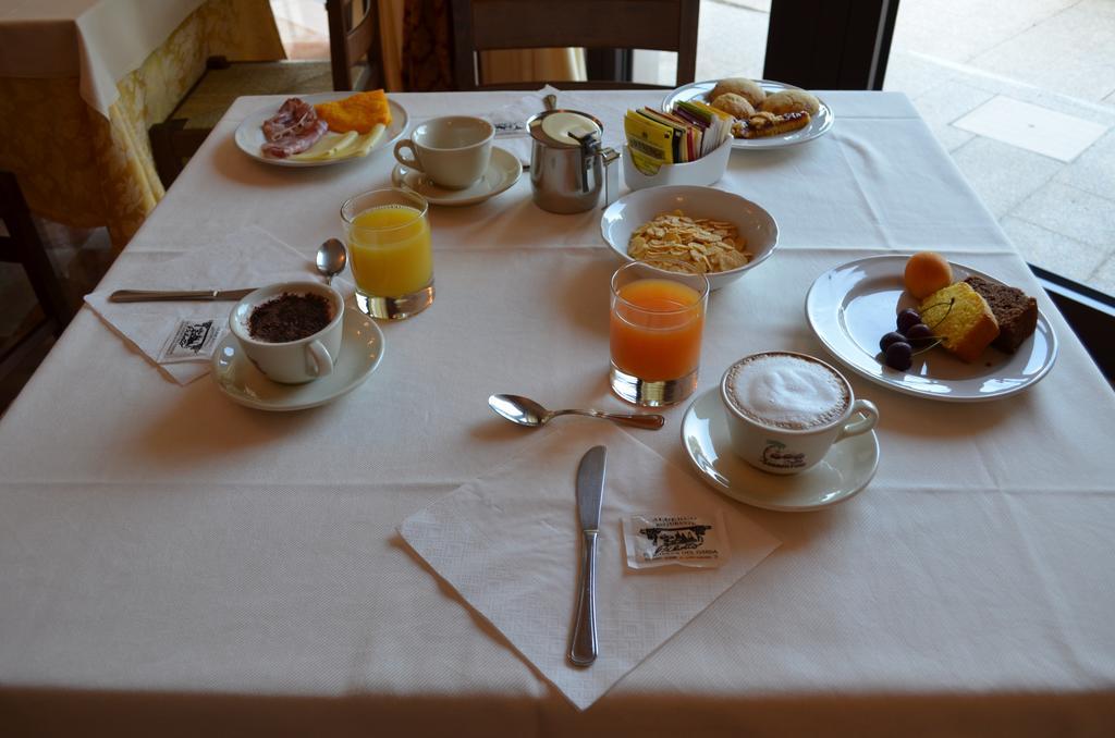 Hotel Olioso Peschiera del Garda Luaran gambar