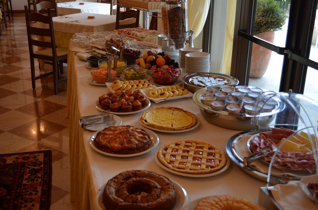 Hotel Olioso Peschiera del Garda Luaran gambar