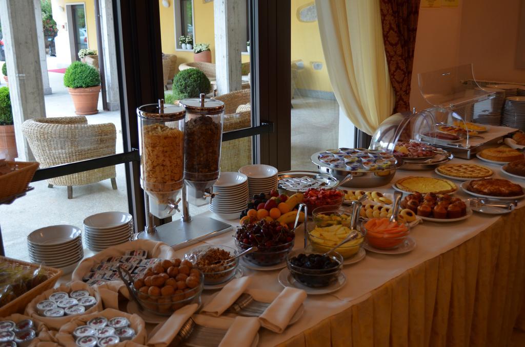 Hotel Olioso Peschiera del Garda Luaran gambar